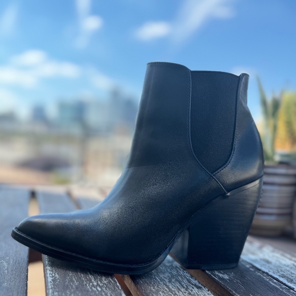 BP 'Lex-Lea' black leather pointed toe block heel boot, Sz. 8 - Picture 8 of 11